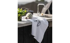 Svanefors Strawberry Kökshanduk Svart/Vit 47x70cm* Kökshanddukar