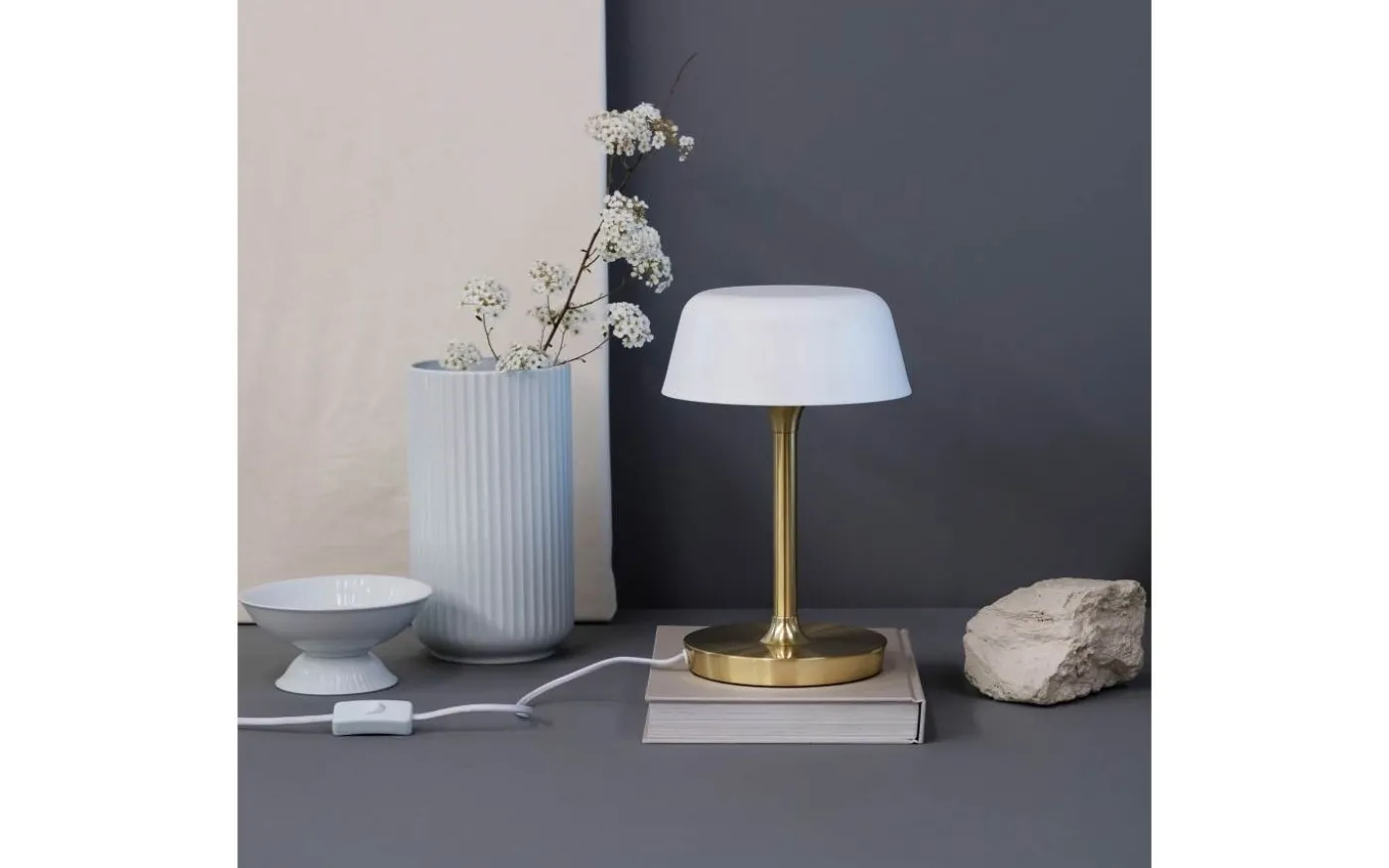 Valencia Bordslampa 30cm Vit/Mässing