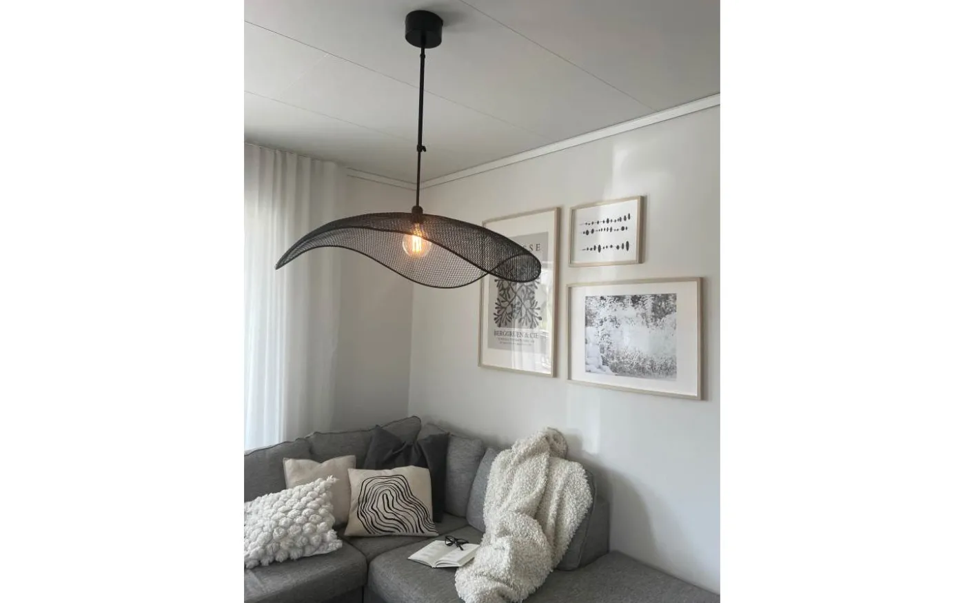 Vivi Taklampa 79cm Svart