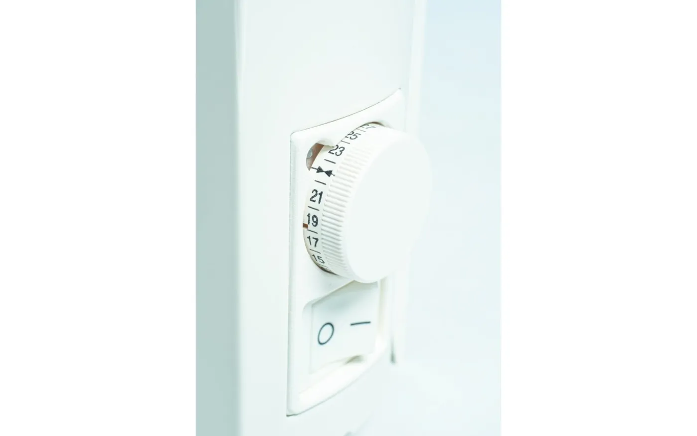 Våtrumsradiator IP24, BT 800W, 230V