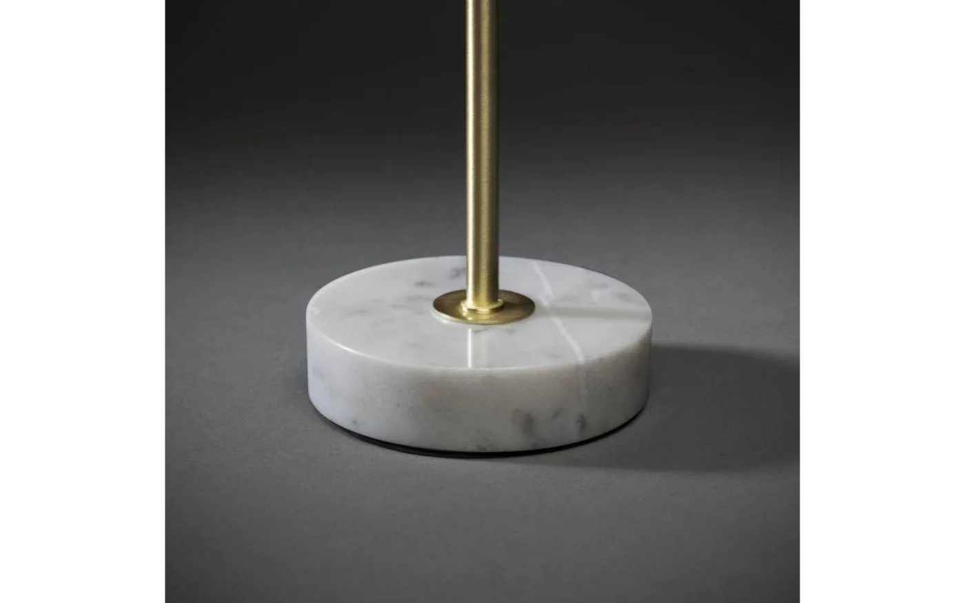 Zoe Julstjärna på Fot 71cm Silver/Mässing/Vit